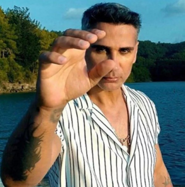 Şarkıcı Doğuş'a babalık davası!